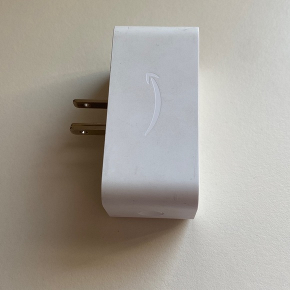🌻Amazon Smart Plug in White - Picture 2 of 2